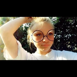 Meet your Posher, Cierra